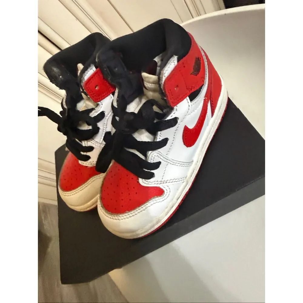 Nike Air Jordan Toddler 1 Retro High OG Leather Sneaker Shoes Multicolor Sz 8C